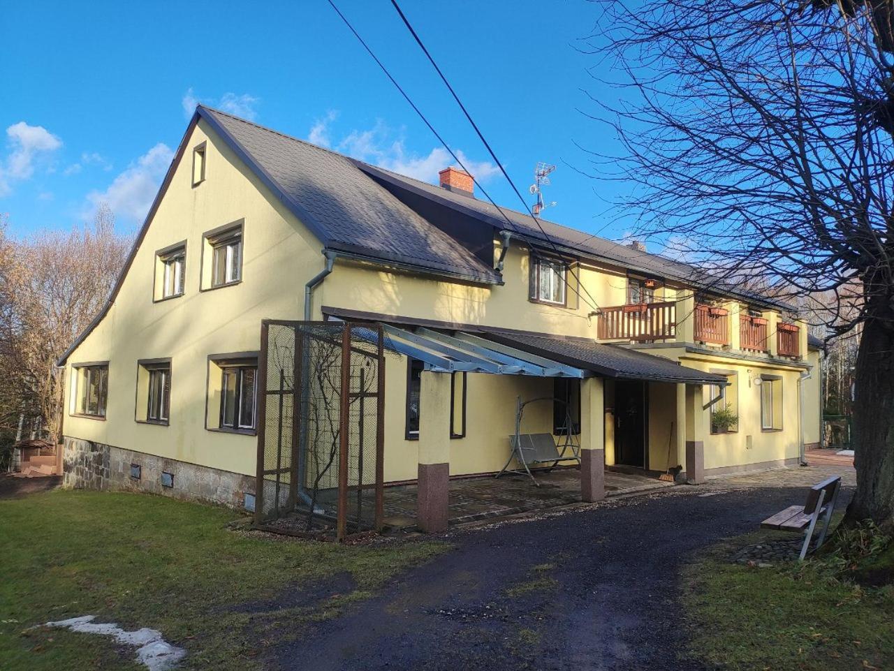 Na Kopci 84 Apartment Stare Krecany Bagian luar foto