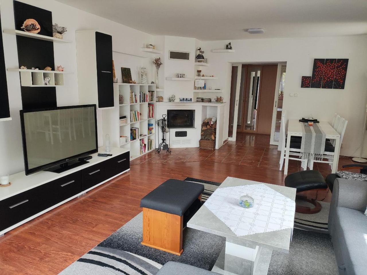 Na Kopci 84 Apartment Stare Krecany Bagian luar foto